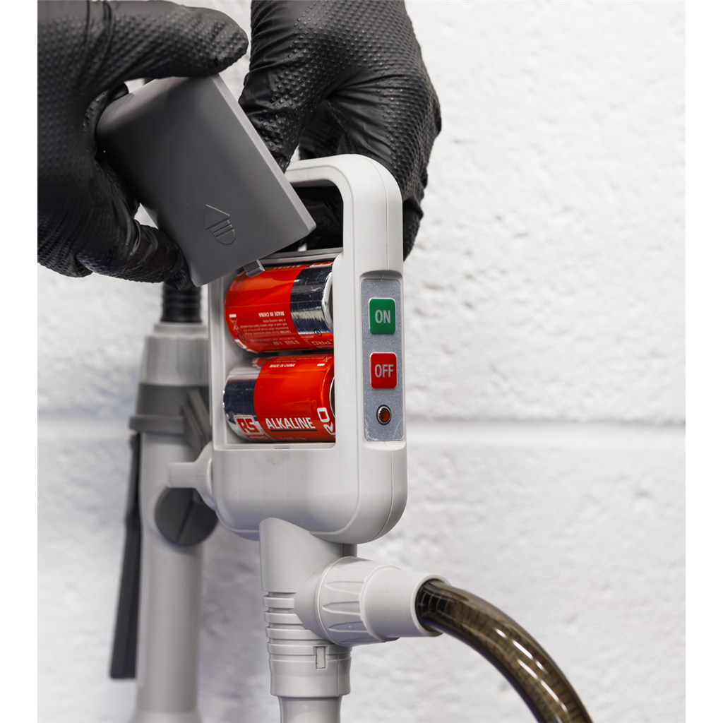 Fluid Transfer Pump with Nozzle Battery Operated