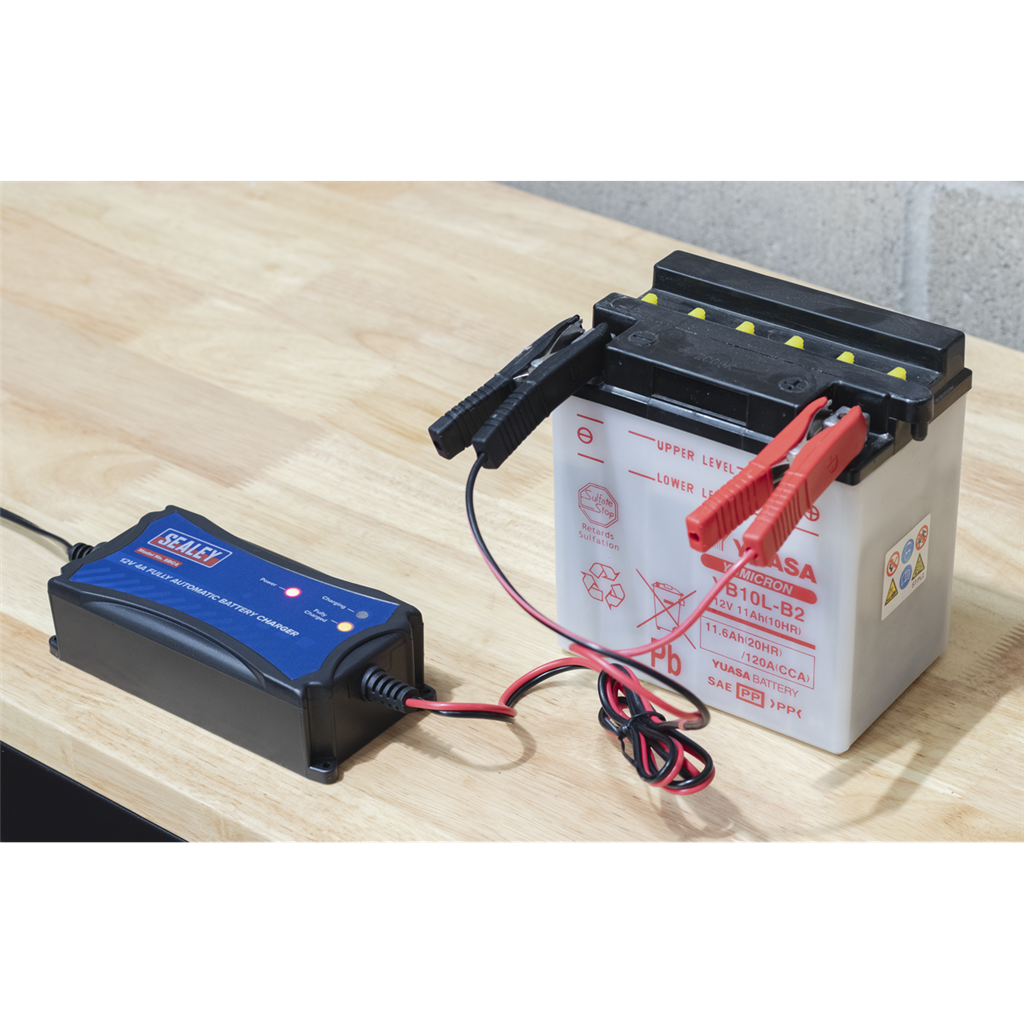 12V Fully Automatic Battery Maintainer/Charger 4A