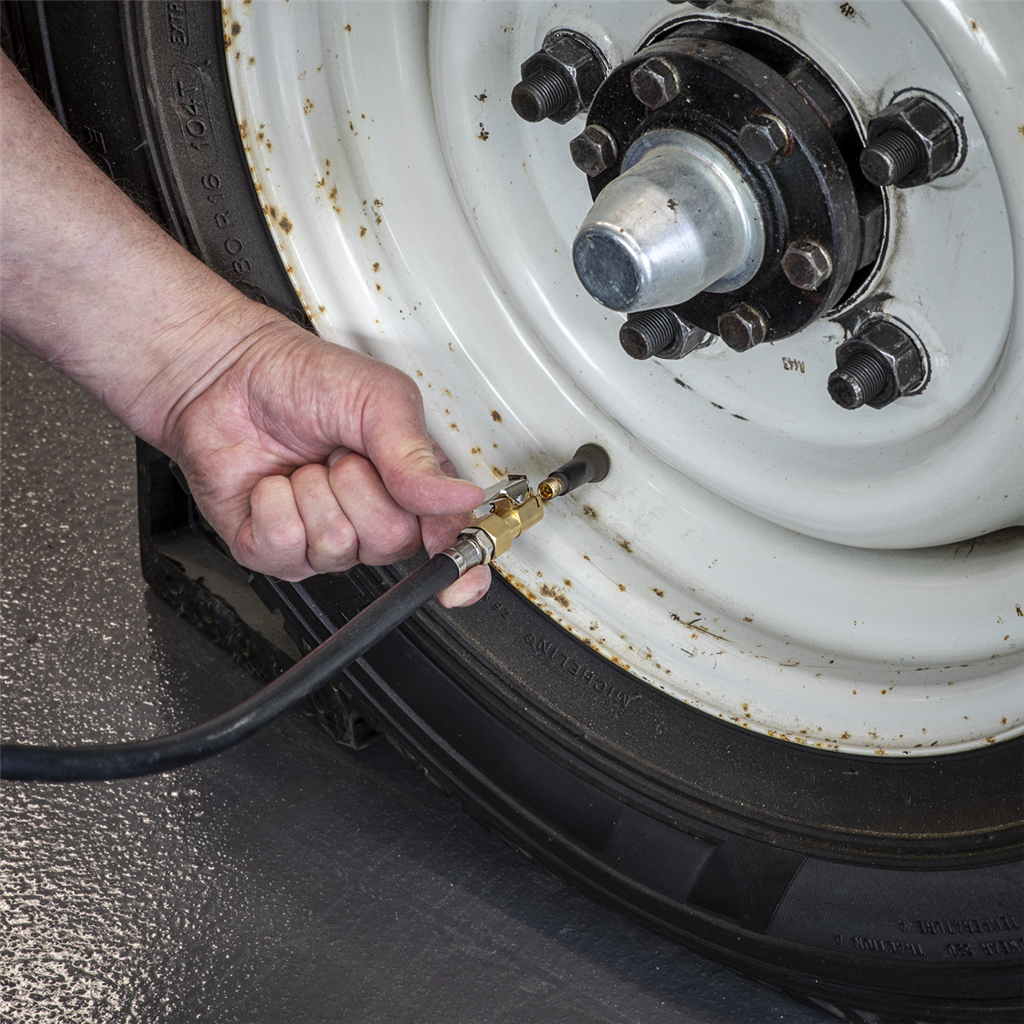 Tyre Inflator with Pressure Gauge and Clip-On Connector