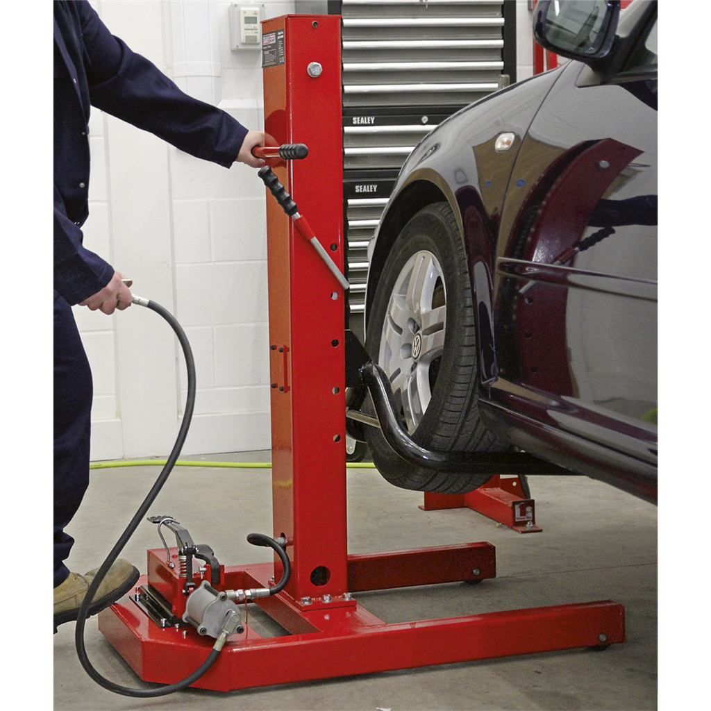 Vehicle Lift 1.5 Tonne Air/Hydraulic with Foot Pedal