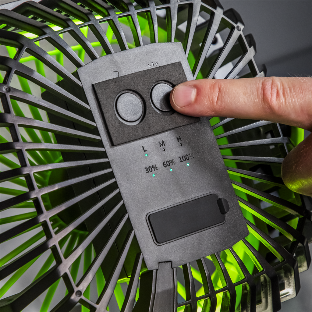 4-Speed Portable Clip Fan with Worklight 8"