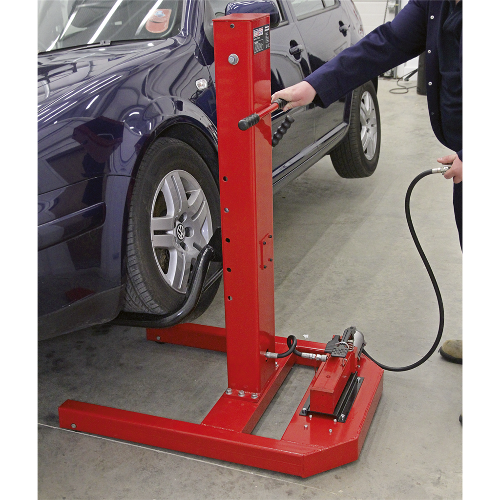 Vehicle Lift 1.5 Tonne Air/Hydraulic with Foot Pedal