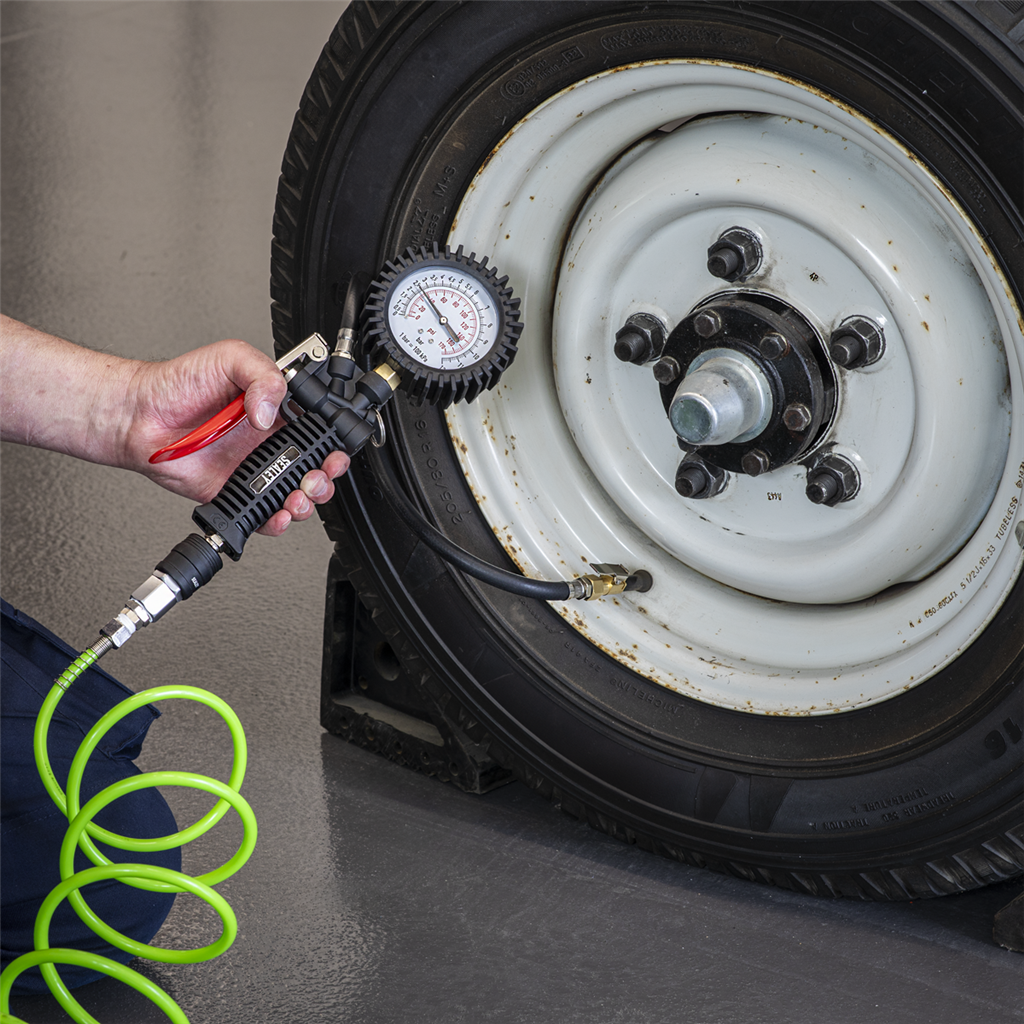 Tyre Inflator with Pressure Gauge and Clip-On Connector