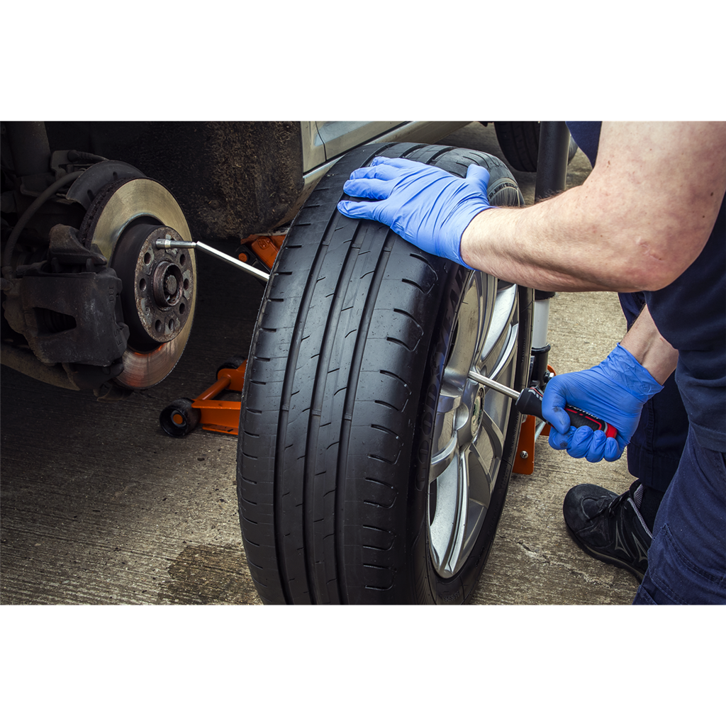 WheelEazy? Wheel Fitting & Alignment Tool