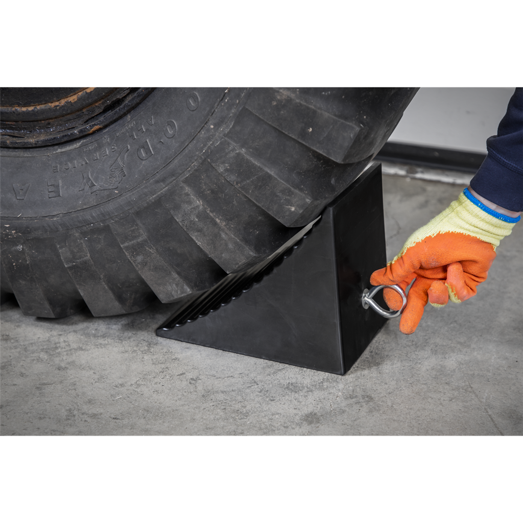 Wheel Chock Heavy-Duty Rubber - Single