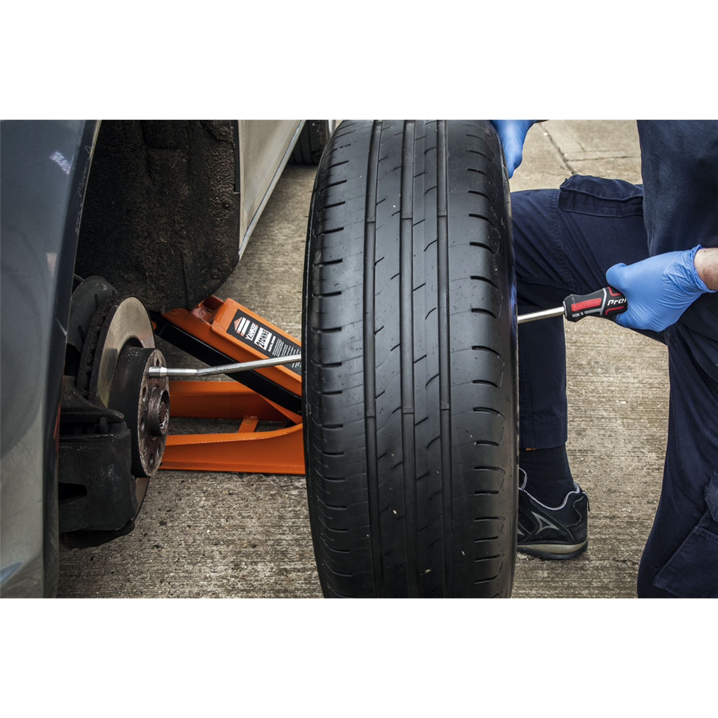 WheelEazy? Wheel Fitting & Alignment Tool