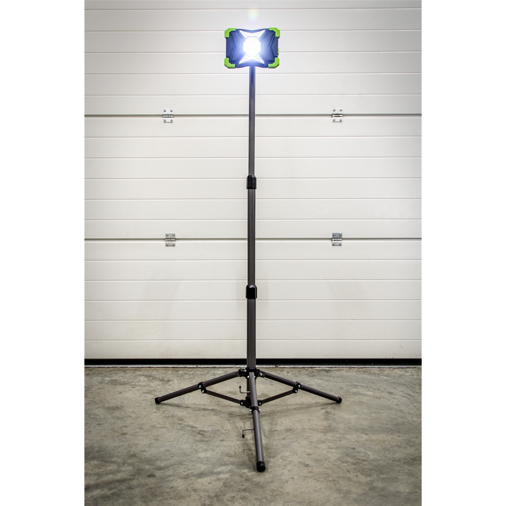 30W COB LED Portable Floodlight & Telescopic Tripod